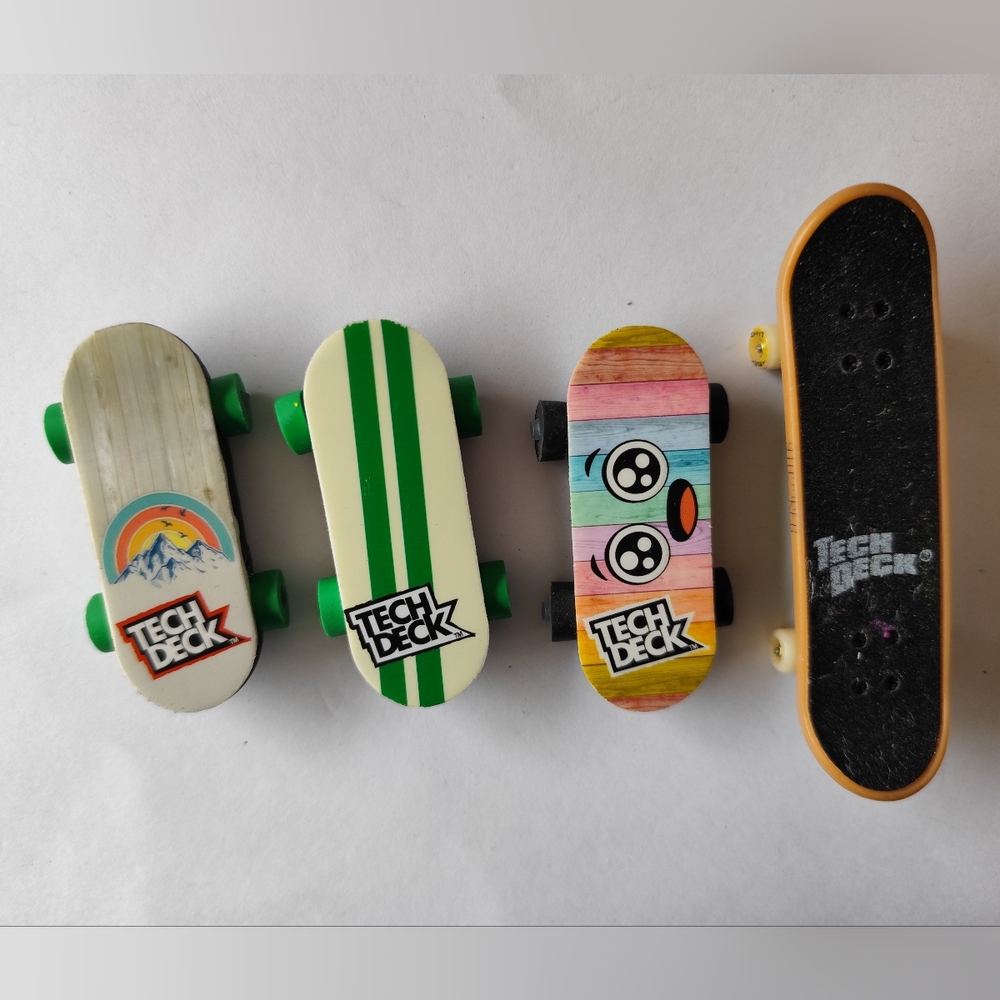Tech Deck Bendy Boards Mini Skateboard and Fingerboard Skateboard lot of 4